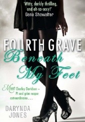Okładka książki Fourth Grave Beneath My Feet 