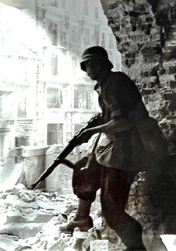 POWSTANIE WARSZAWSKIE 1944 OKIEM POLSKIEJ KAMERY