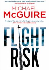 Okładka książki Flight Risk Michael McGuire