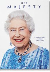 Okładka książki Her Majesty. A Photographic History 1926-Today Christopher Warwick