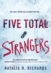 Okładka książki Five Total Strangers Natalie D. Richards