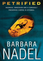 Okładka książki Petrified Barbara Nadel