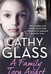 Okładka książki A FAMILY TORN APART Cathy Glass