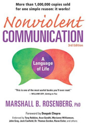 Okładka książki Nonviolent Communication: A Language of Life: Life-Changing Tools for Healthy Relationships Deepak Chopra, Marshall B. Rosenberg