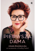 Okładka książki Pierwsza dama. Jolanta Kwaśniewska w rozmowie z Emilią Padoł
