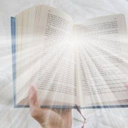 Światło, które widać w książkach