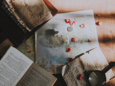  W podróży do krain literackich. 10 książek z kierunkiem w tytule