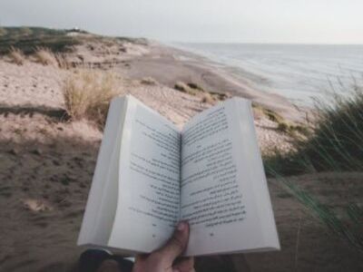  5 nieoczywistych pisarzy na lato