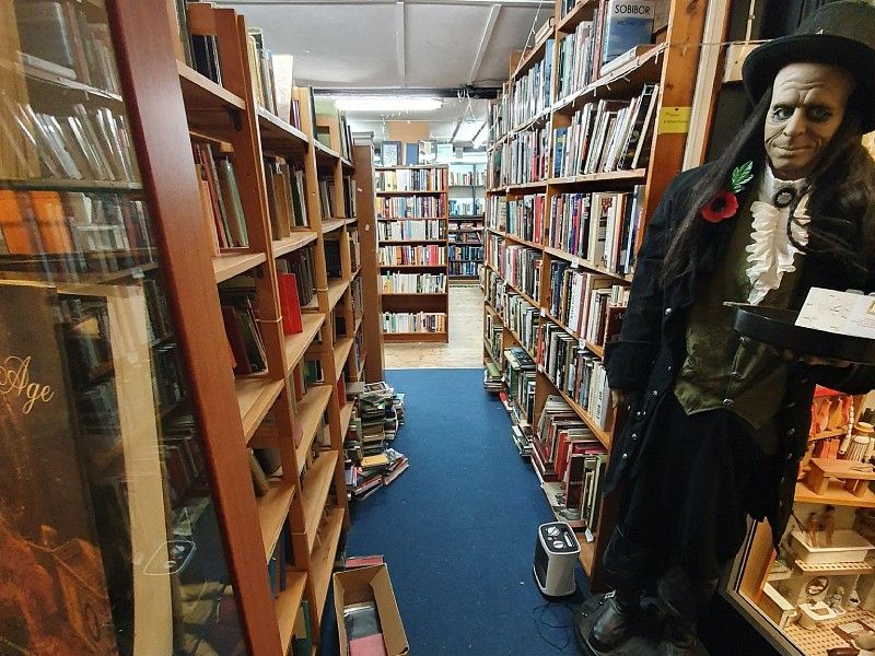 Jak Neil Gaiman pomógł małej księgarni w Petersfield