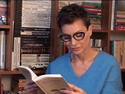  Biblioteczki pod lupą. Co czytają goście telewizyjnych rozmów?