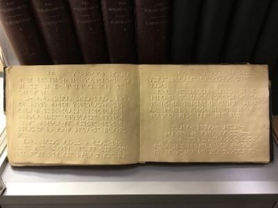  Książki dla niewidomych. Jak czytają ludzie, którzy nie widzą druku?