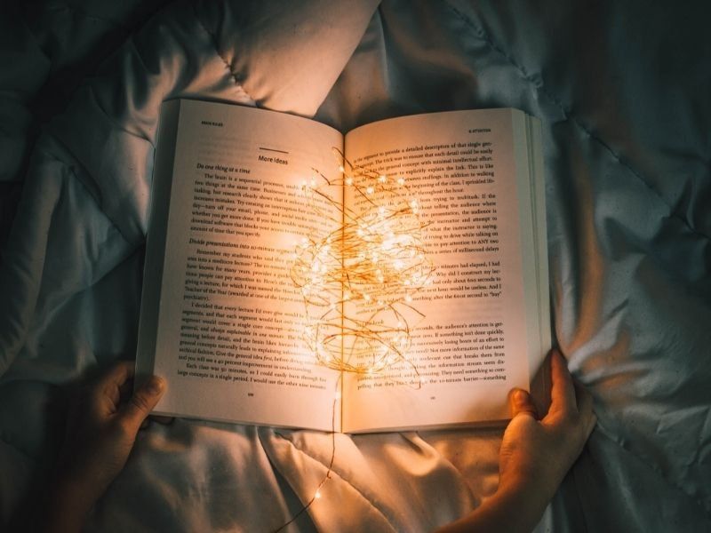 Co czytać, gdy ciemno, głucho i ponuro wszędzie, czyli 10 książek idealnych na jesień