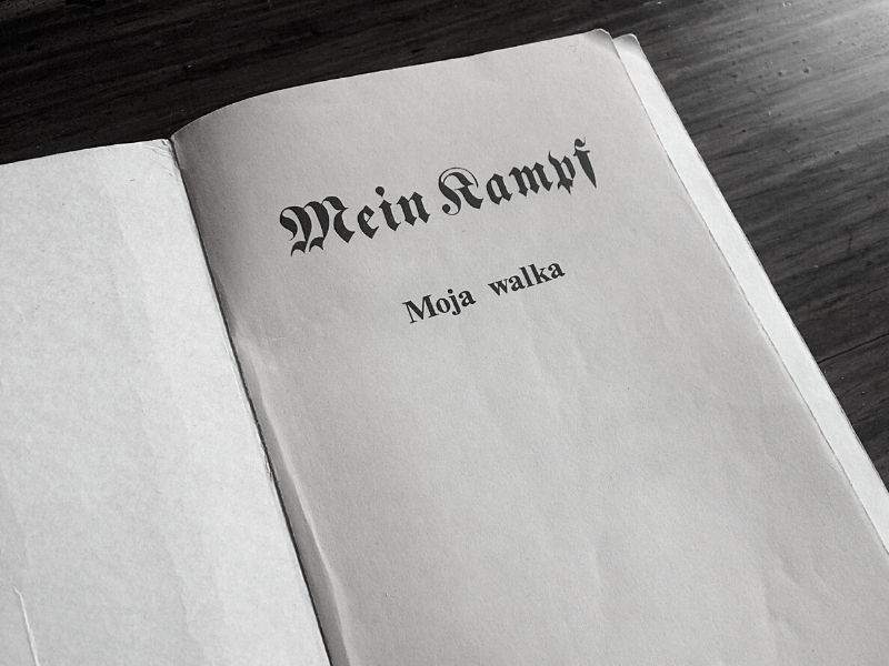 „Mein Kampf” znowu w Polsce. Nowa edycja z krytycznym komentarzem