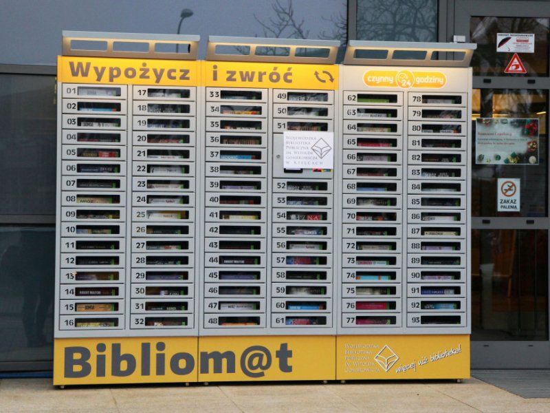Książki z automatu. Czy „książkomaty” zastąpią bibliotekarzy?
