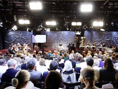 Cięcie twarzy, zjedzony manuskrypt. Kontrowersyjne literackie transmisje telewizyjne