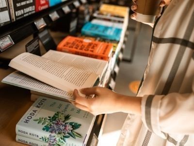  Większość Polaków czyta książki? Nowy sondaż CBOS