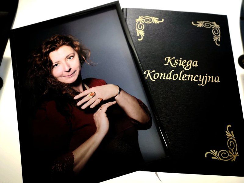 Księga kondolencyjna Mai Lidii Kossakowskiej na Targach Książki w Warszawie