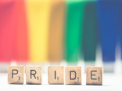 Artykuł Książki na Pride Month: utwory we wszystkich kolorach tęczy