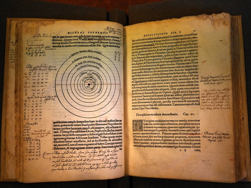 Pierwsze wydanie największego dzieła Mikołaja Kopernika do kupienia na aukcji