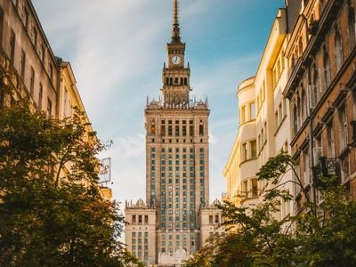 Książki o Warszawie: miasto kiedyś i dziś