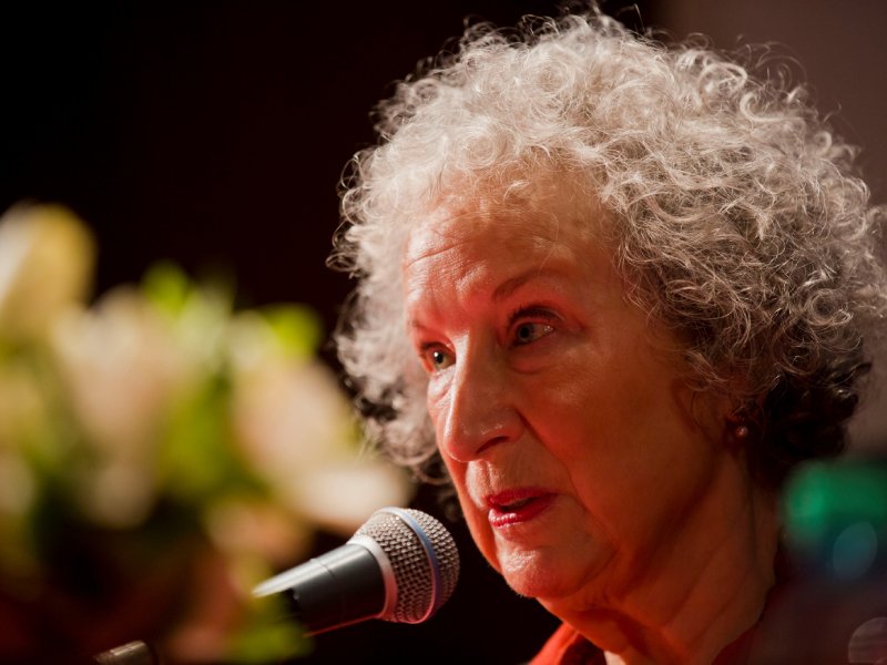 Margaret Atwood i 8 tysięcy pisarzy przeciwko wykorzystywaniu ich prac przez AI