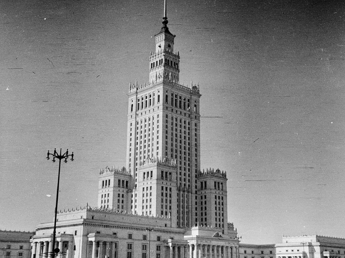 70 lat Pałacu Kultury. Książki z PKiN w roli głównej